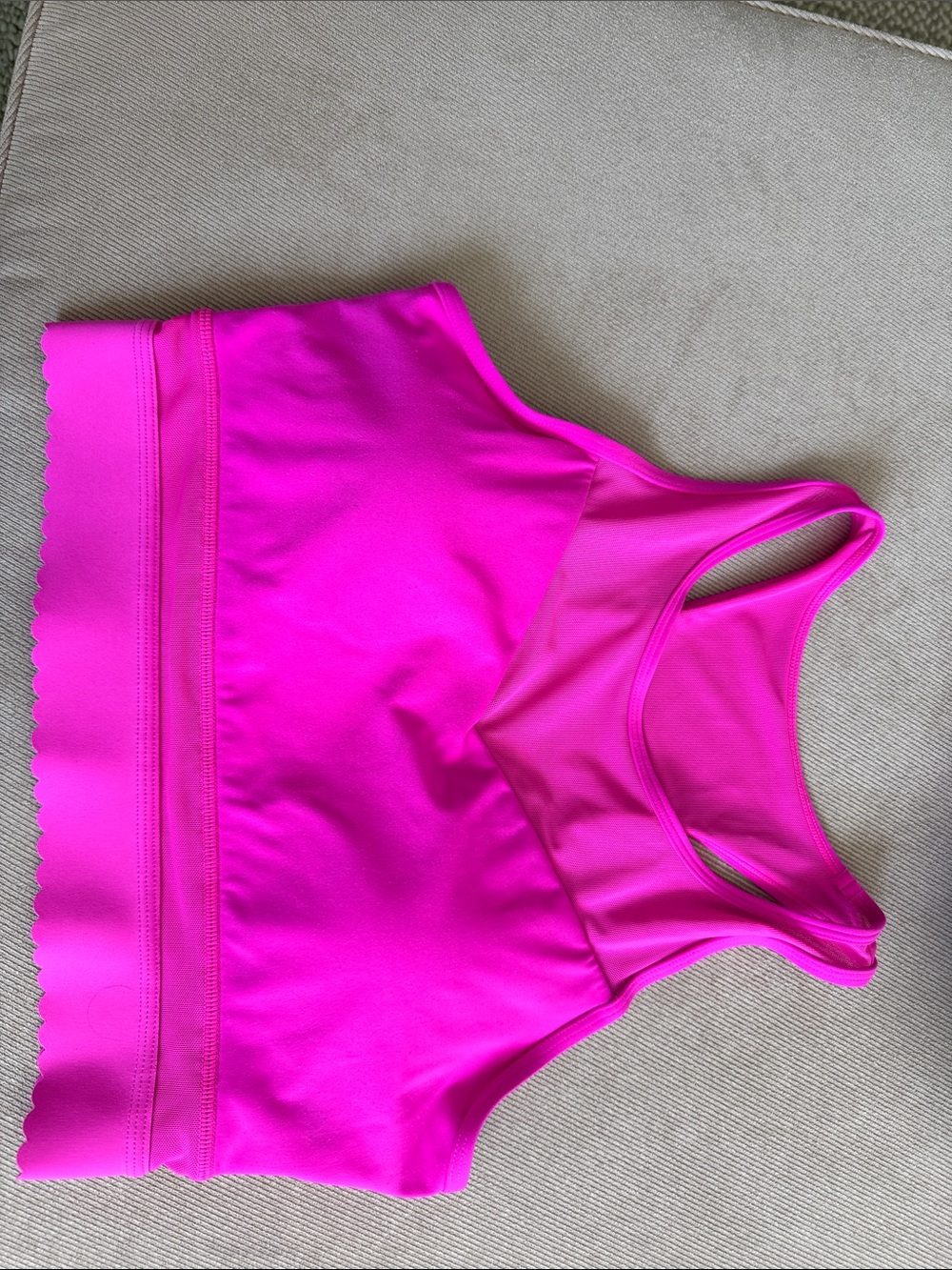 Seamless High-Neck Sports Bra in Hot Pink